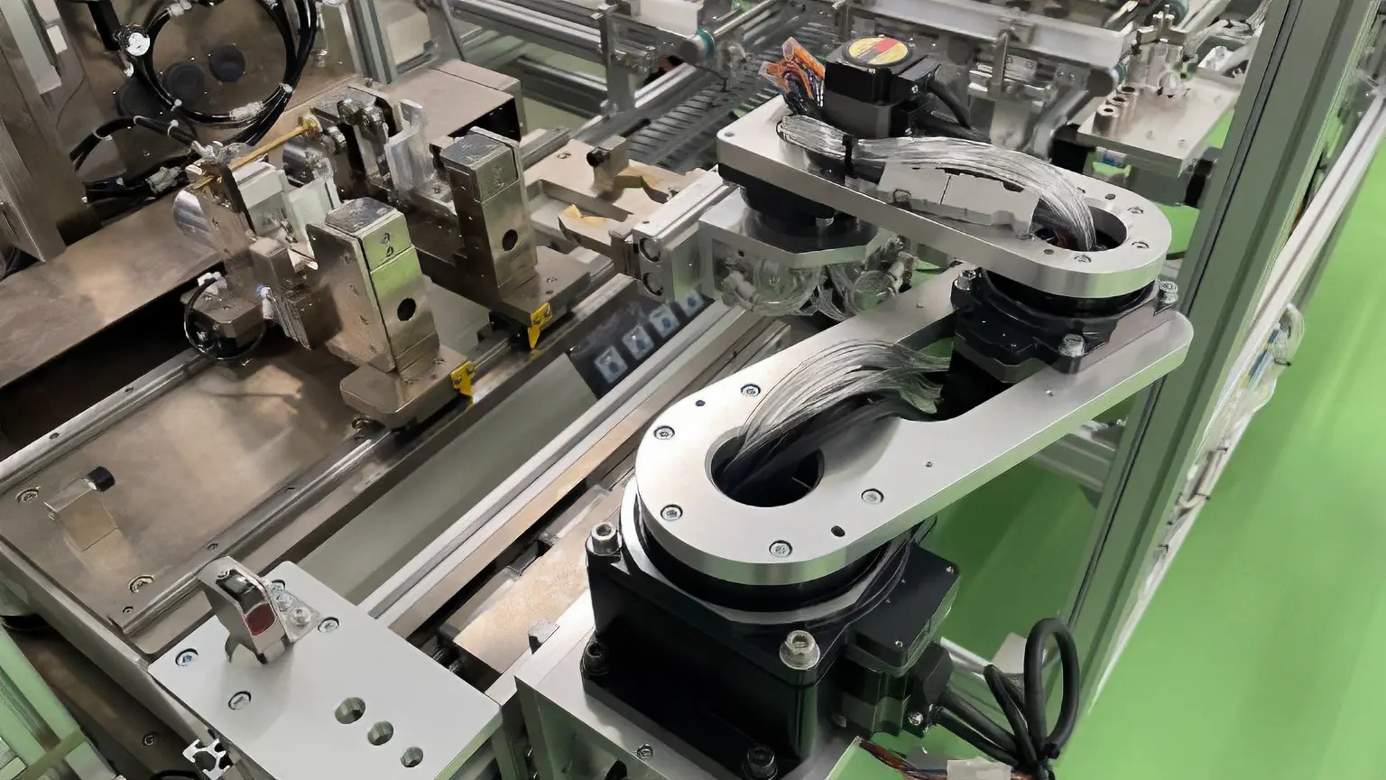 内製SCARA机器人设备照片