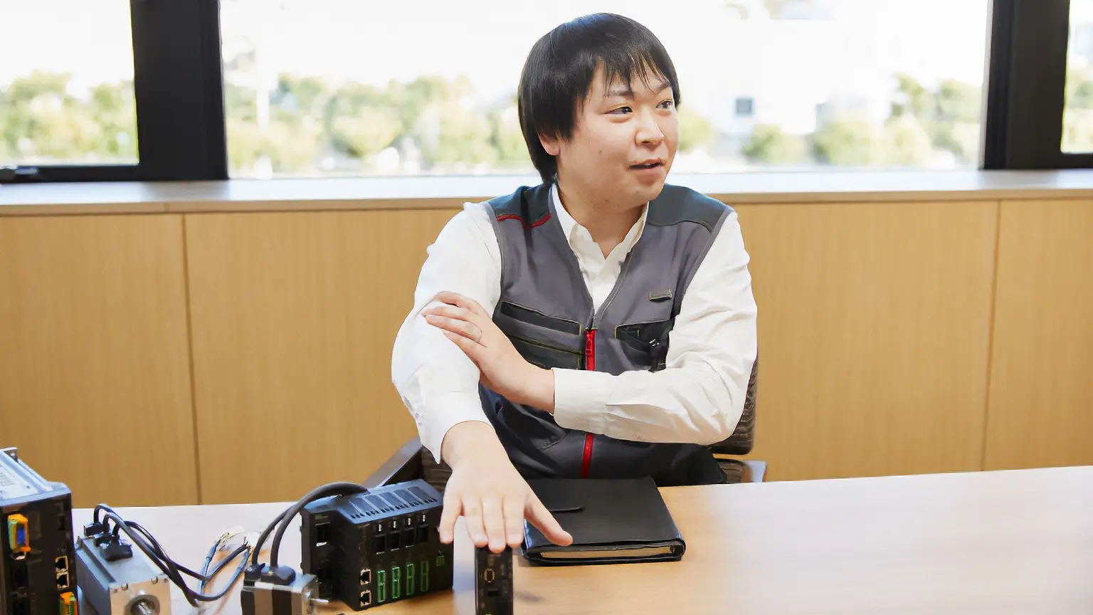 控制仪器系统事业部 控制技术部 主任　铃木史人